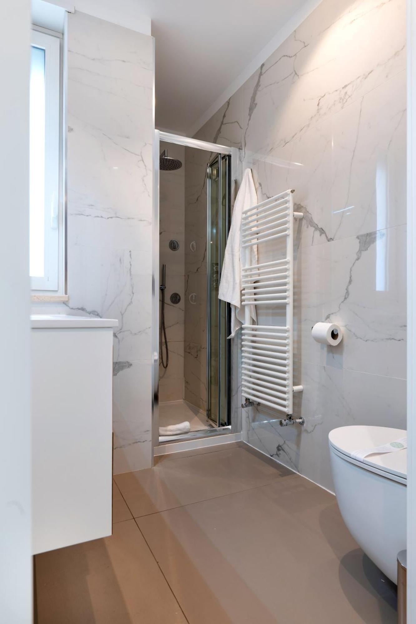 Exclusive Deluxe Apt Up To 6 People & Heated Tub بولينيانو آ ماري المظهر الخارجي الصورة